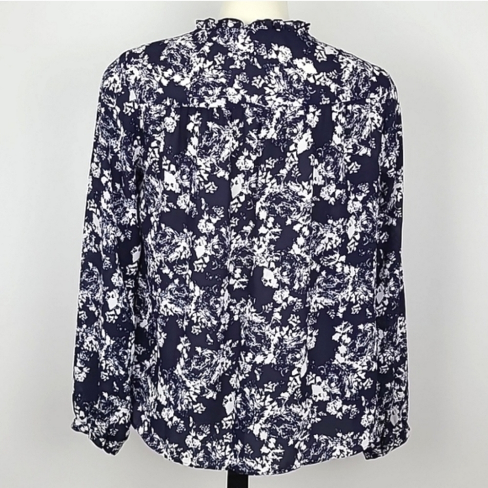 Violet + Claire Women's Blouse White Navy Floral Long Sleeve Semi Sheer Size S - Picture 3 of 15